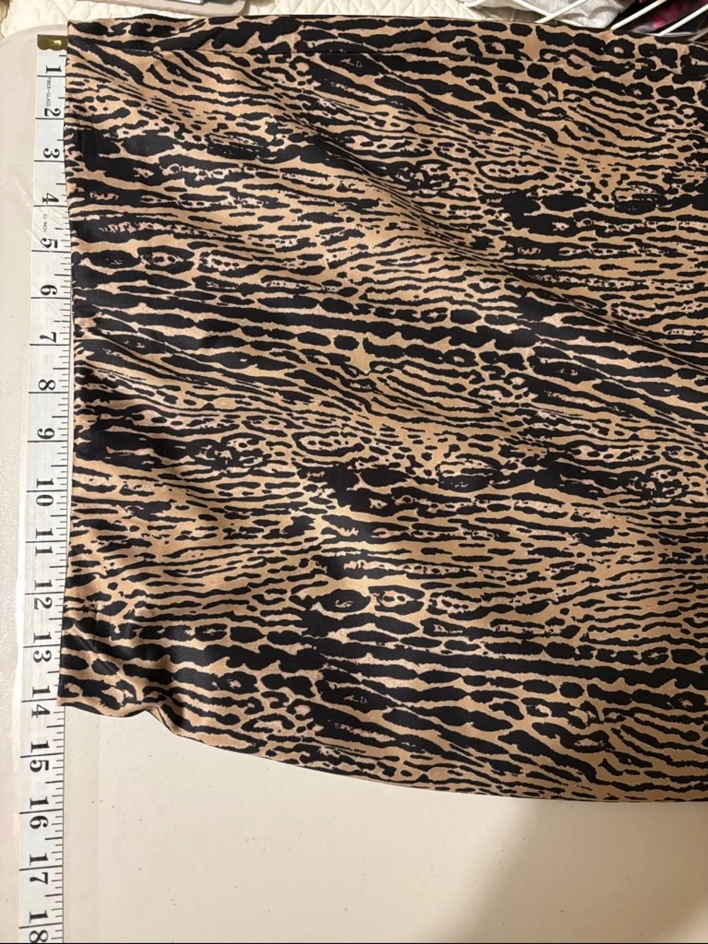 Carmen Marc Valvo Animal Print Pencil Skirt Size Medium Bodycon Office Mobwife - Picture 6 of 9